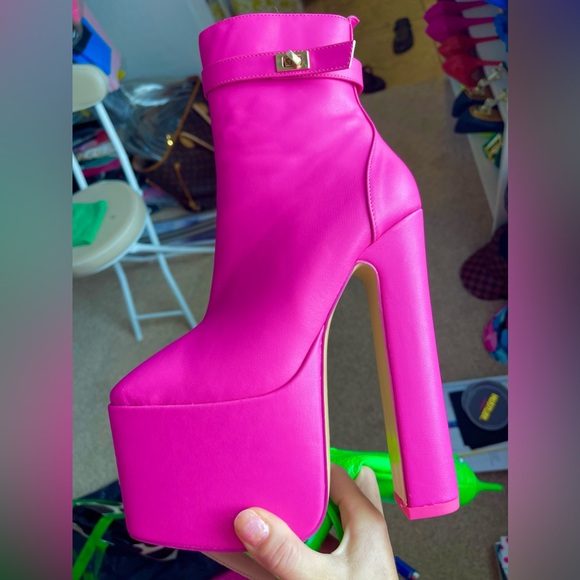 Neon Fuschsia Pink Booties - Picture 5 of 15